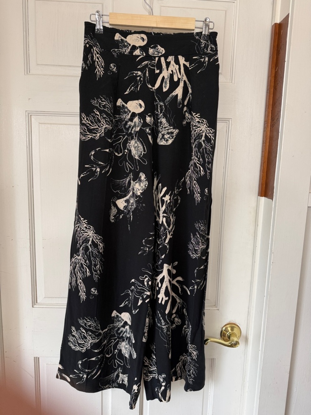 a new day Black wide leg pants elastic back, pockets, rayon  Cream Print